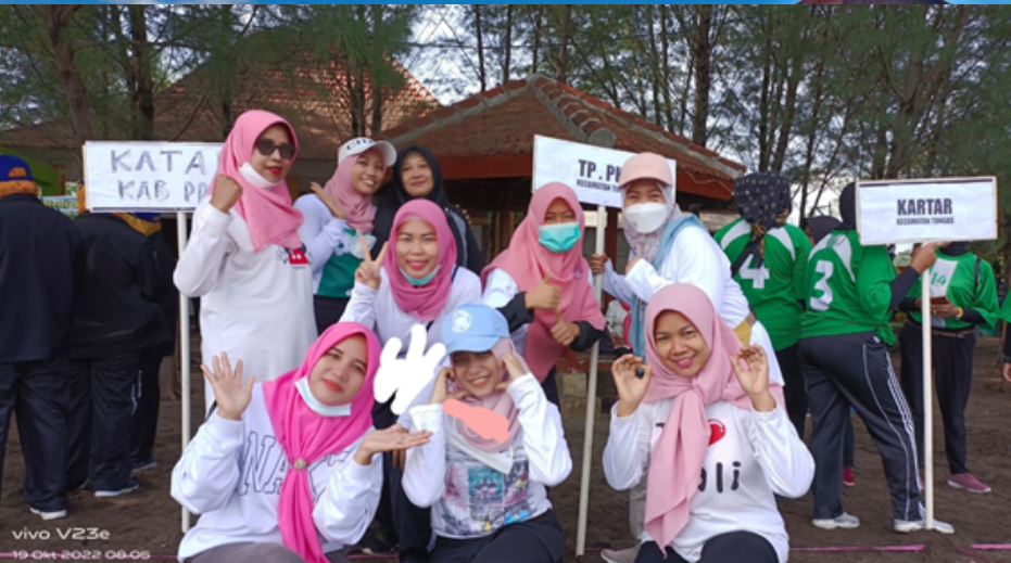 Lomba Olahraga Tradisional Hadang dan Terompah Pan